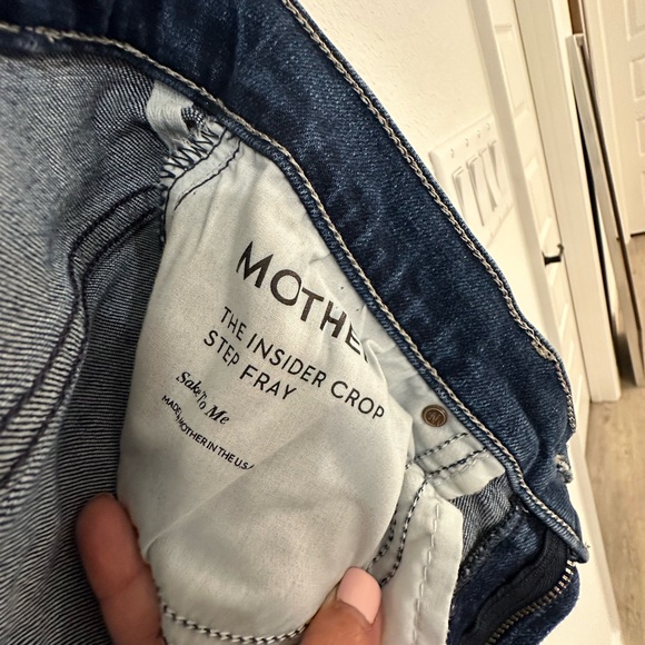 MOTHER Insider Fray Crop Step Hem - Picture 4 of 5